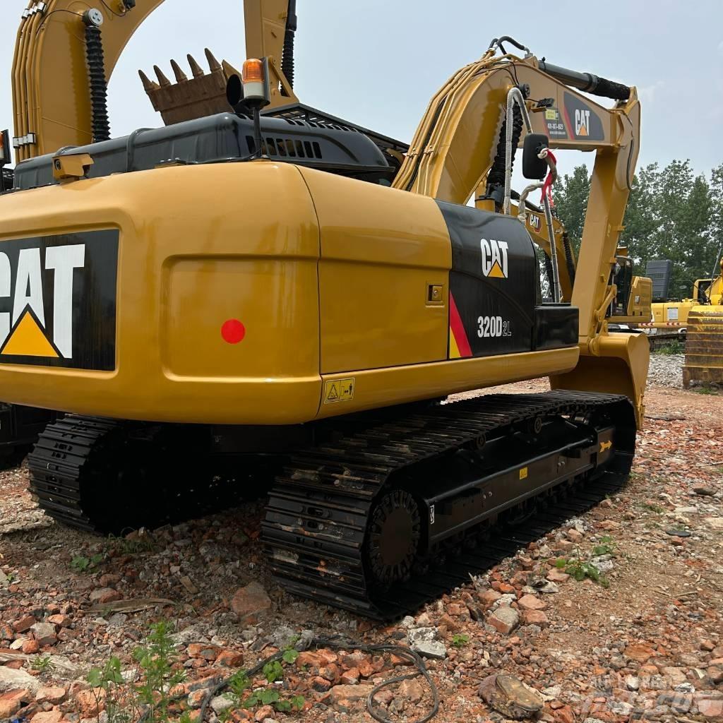 CAT 320D2L Pásové rýpadlá