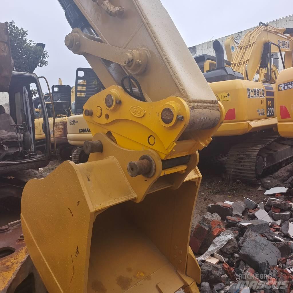 CAT 320 D Pásové rýpadlá
