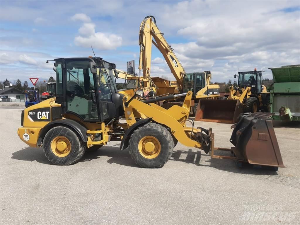 CAT 907H Kolesové nakladače