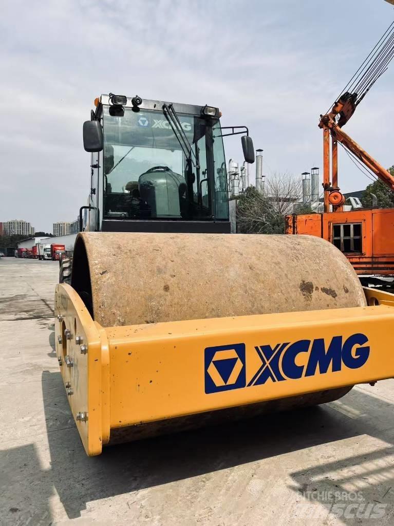 XCMG XS 223 J Ťahačové valce