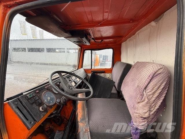 Unimog 424 USED CAB Kabíny a interiér