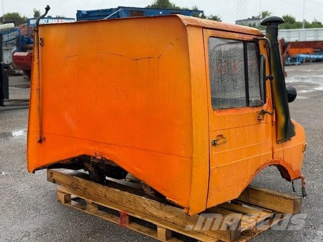 Unimog 424 USED CAB Kabíny a interiér