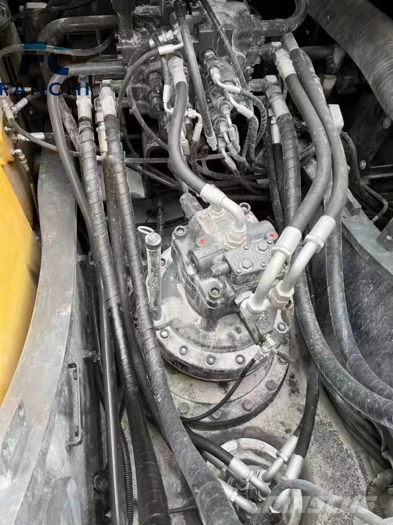 Volvo EC 240 B LC Pásové rýpadlá