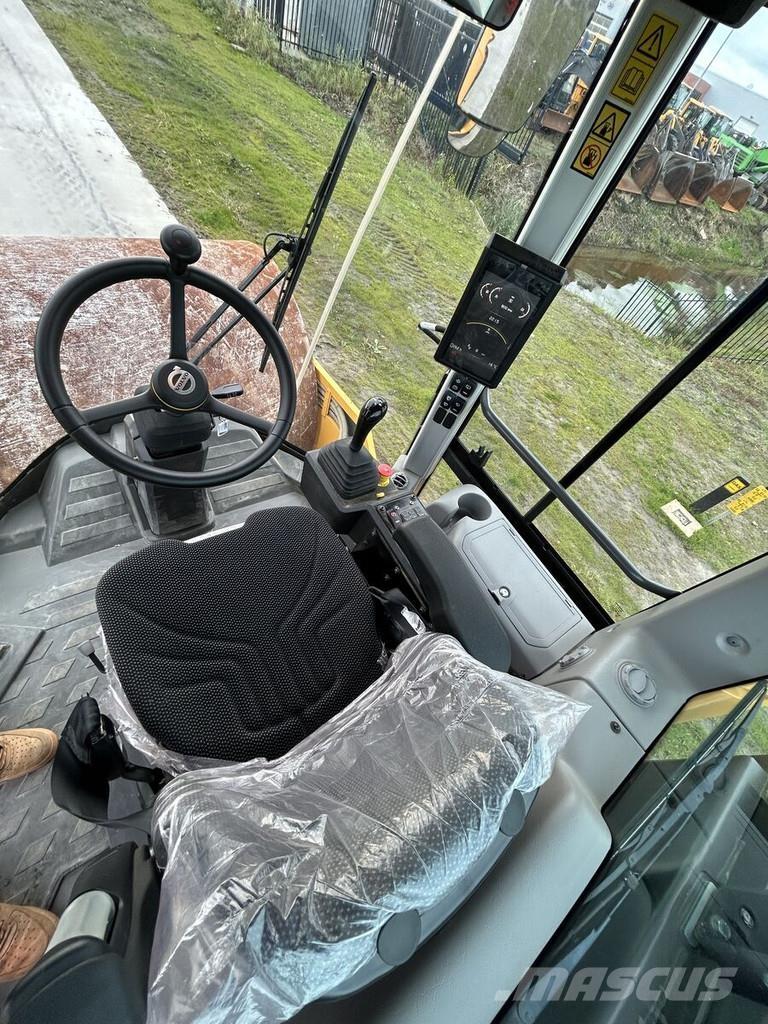 Volvo SD135B Ťahačové valce