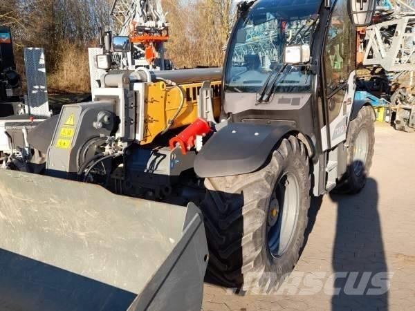Liebherr T 33-10 Teleskopické manipulátory