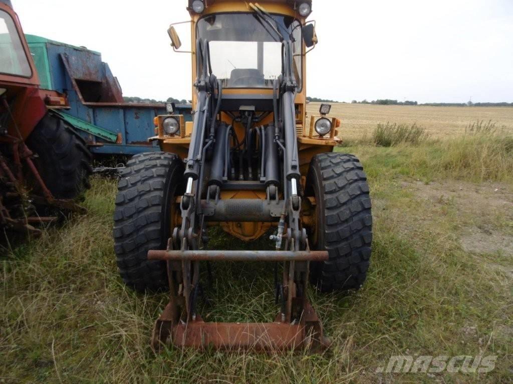Volvo BM 4200 Kolesové nakladače