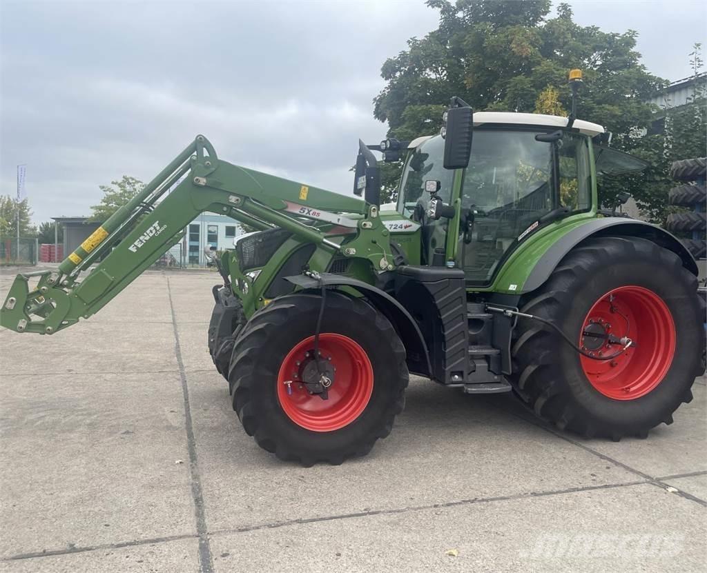 Fendt 724 Vario Traktory