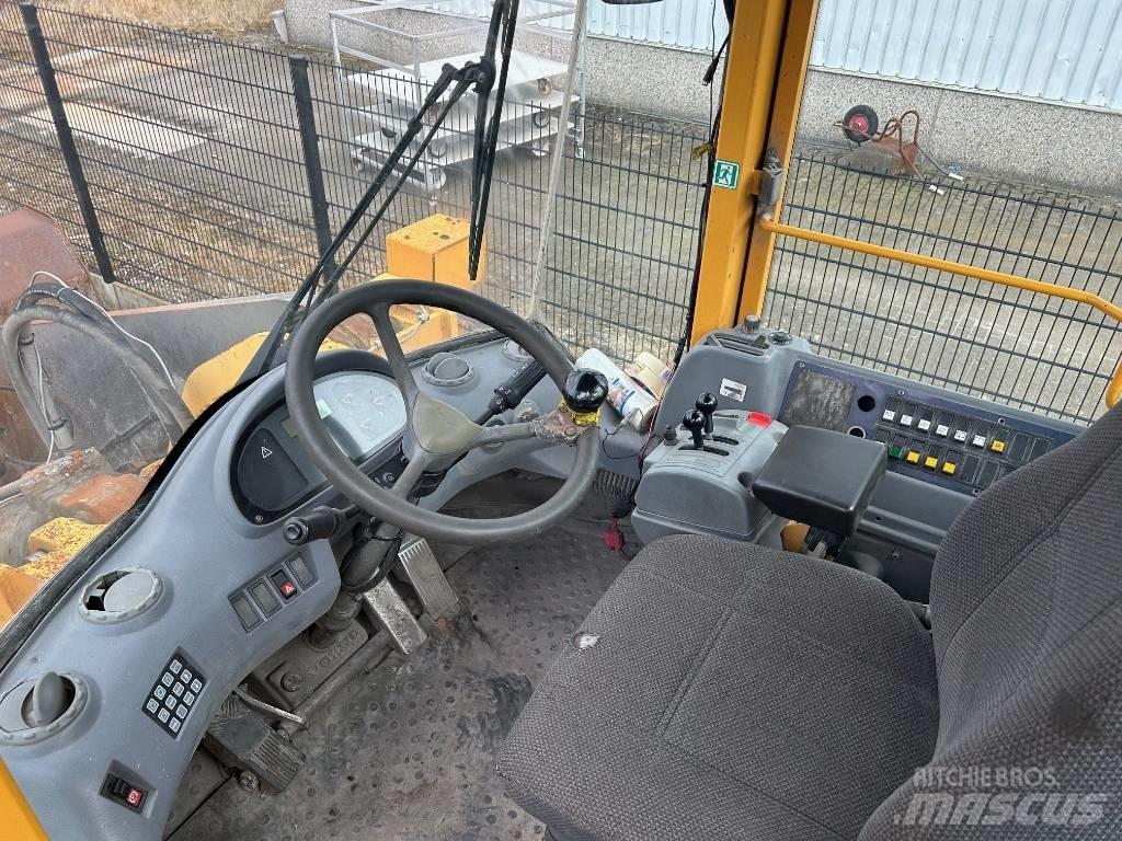 Volvo L 220 E Kolesové nakladače