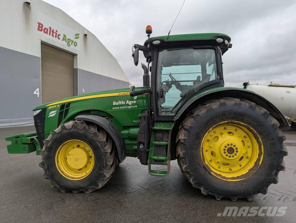 John Deere 8345 R Traktory