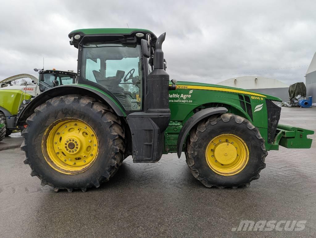 John Deere 8345 R Traktory