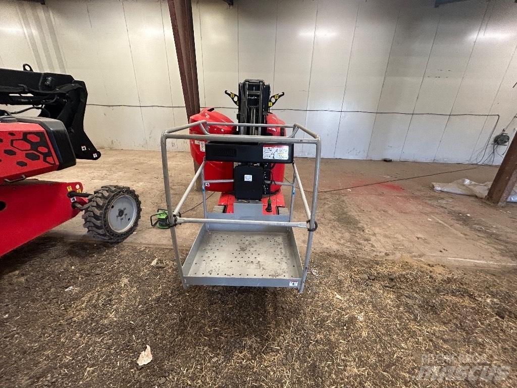 Manitou 100 VJR Vertikálne stĺpové výťahy