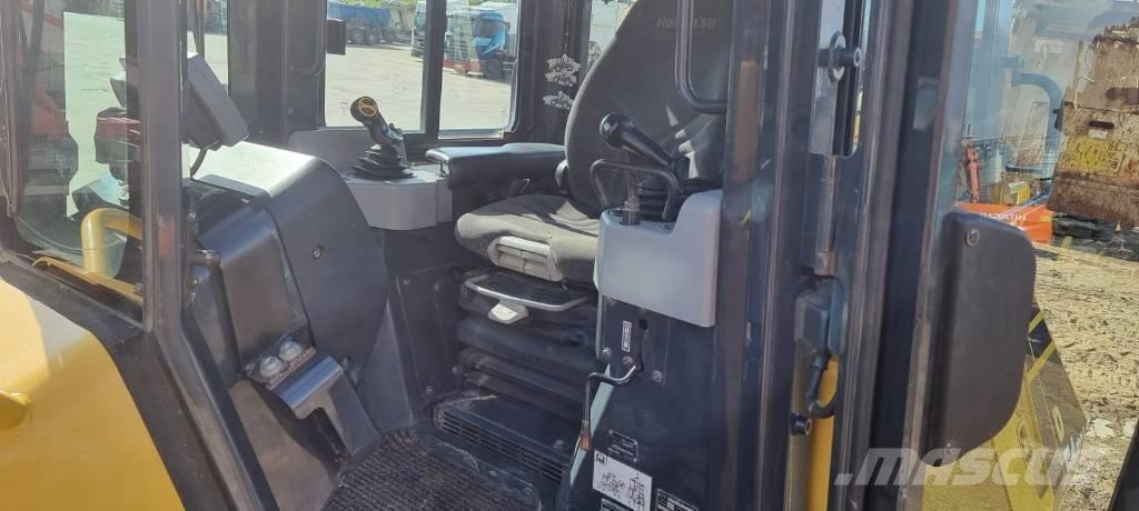 Komatsu D 51 PX-22 Pásové dozéry
