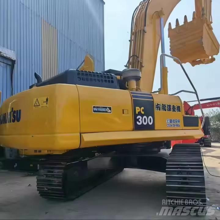Komatsu PC300 Pásové rýpadlá