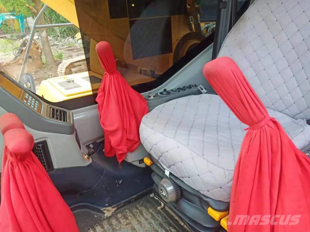 Komatsu PC 450-7 Pásové rýpadlá