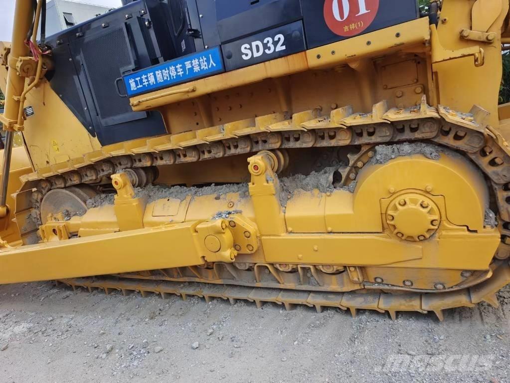Shantui SD 32 Pásové dozéry