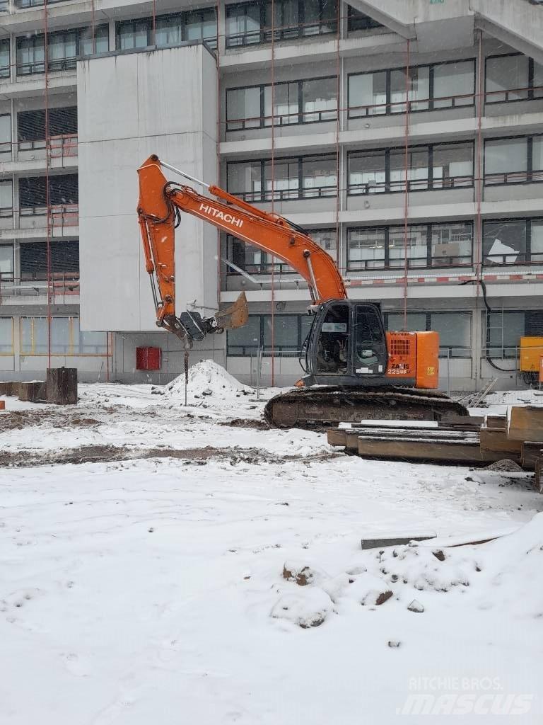  ICE Hitachi 328 B Pilierovej žeriav