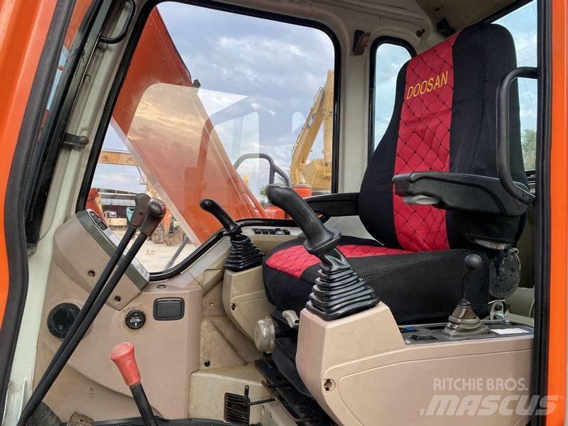 Doosan DH80G Pásové rýpadlá
