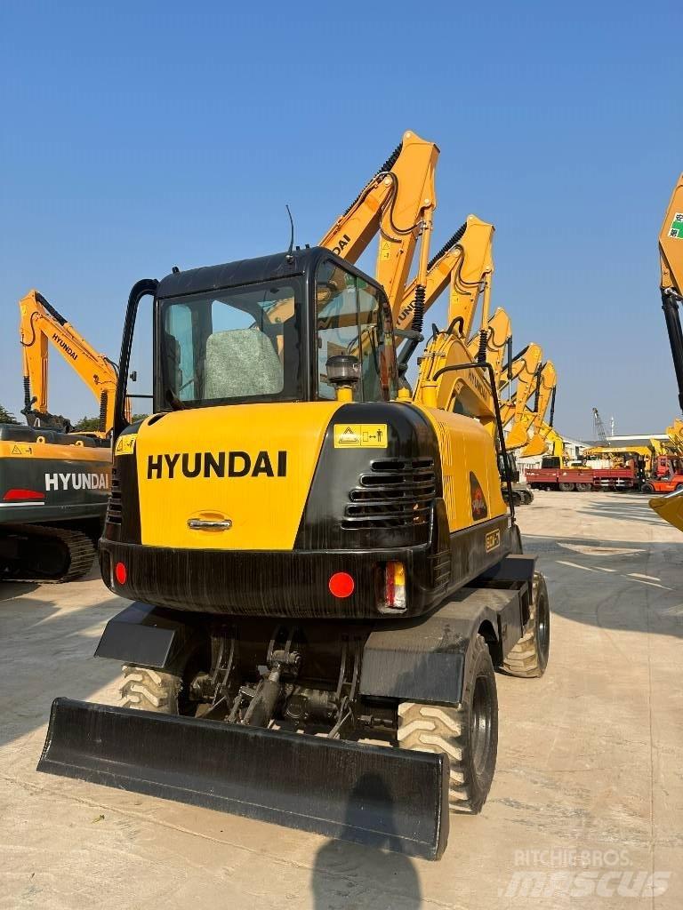 Hyundai Hyundai60W-7 Kolesové rýpadlá