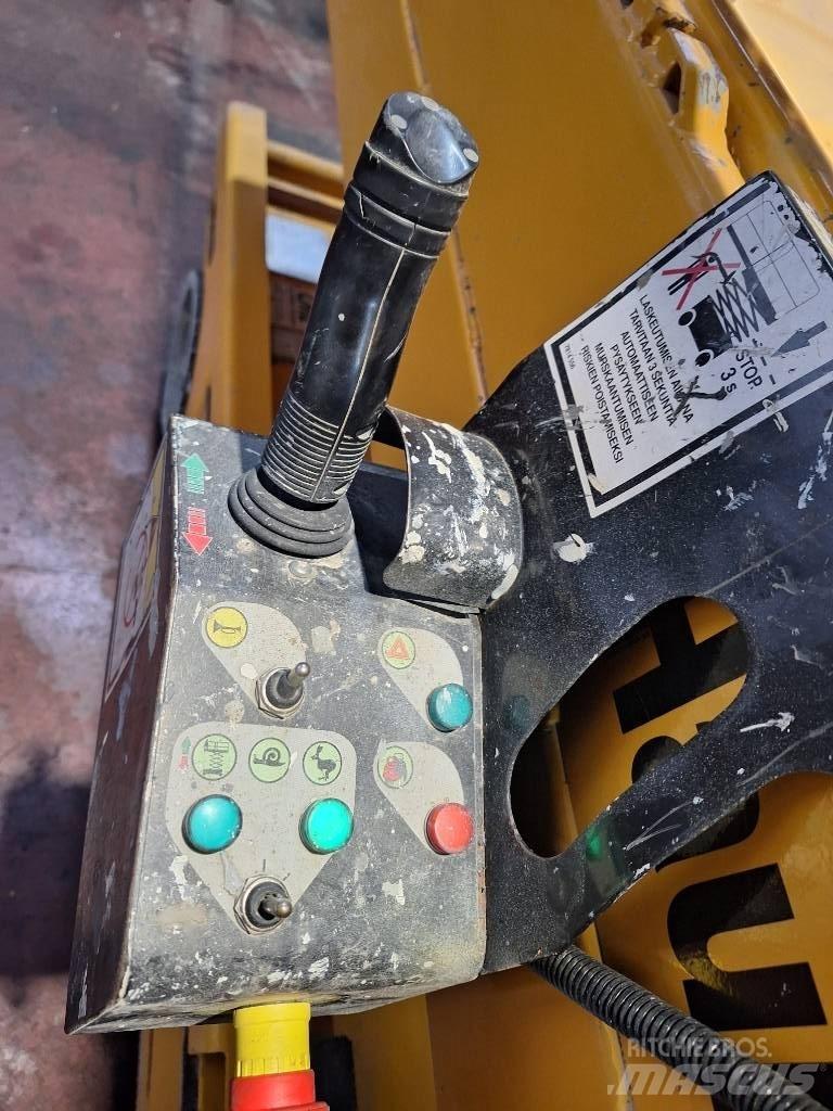 Haulotte Compact 12 Nožnicové zdvíhacie plošiny