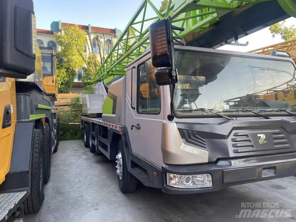 Zoomlion ZTC 251 V Univerzálne terénne žeriavy