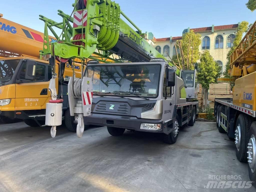 Zoomlion ZTC 251 V Univerzálne terénne žeriavy