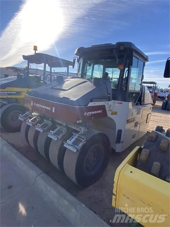 Dynapac CP2700 Pneumatikové valce