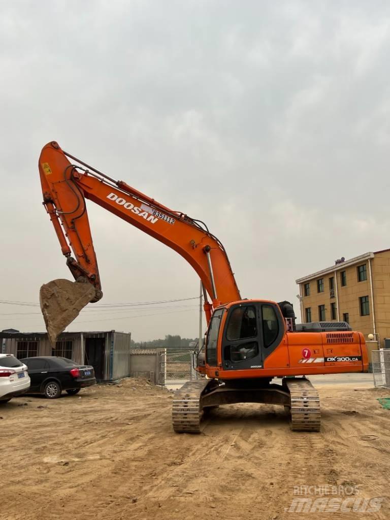 Doosan DX300LCA Pásové rýpadlá