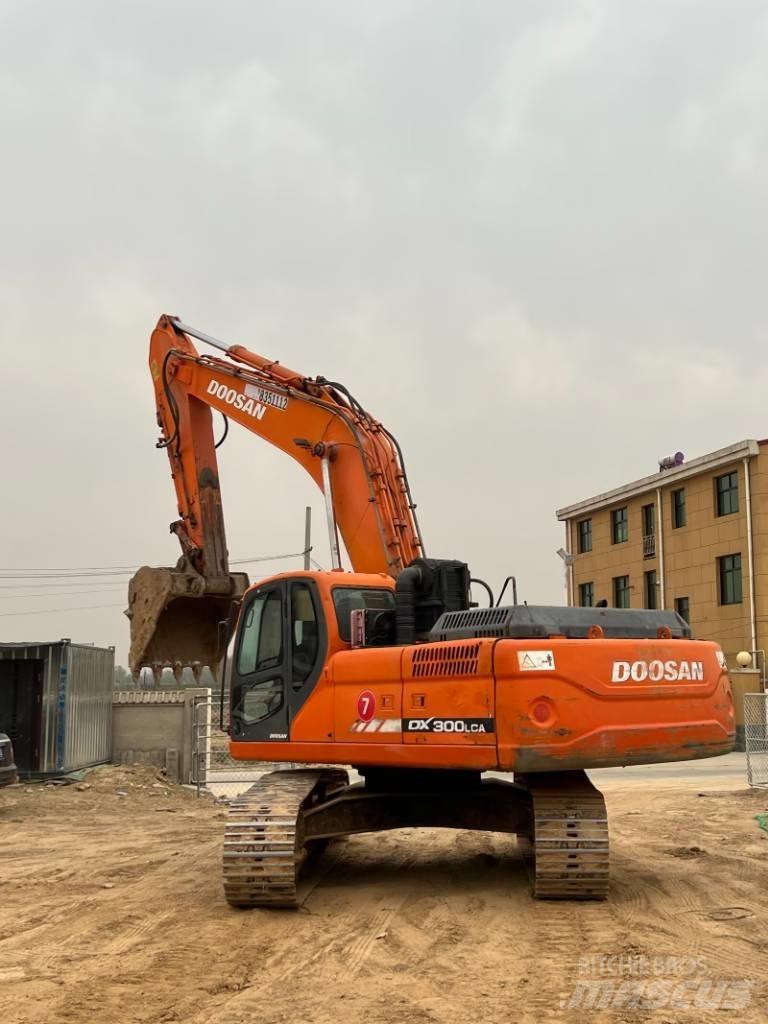 Doosan DX300LCA Pásové rýpadlá