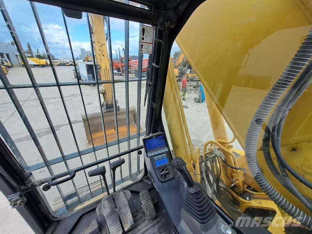 Komatsu HB215LC-2 Pásové rýpadlá