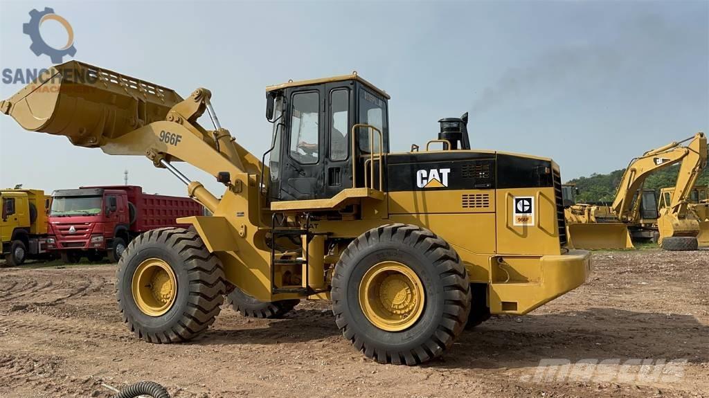 CAT 966 F Kolesové nakladače