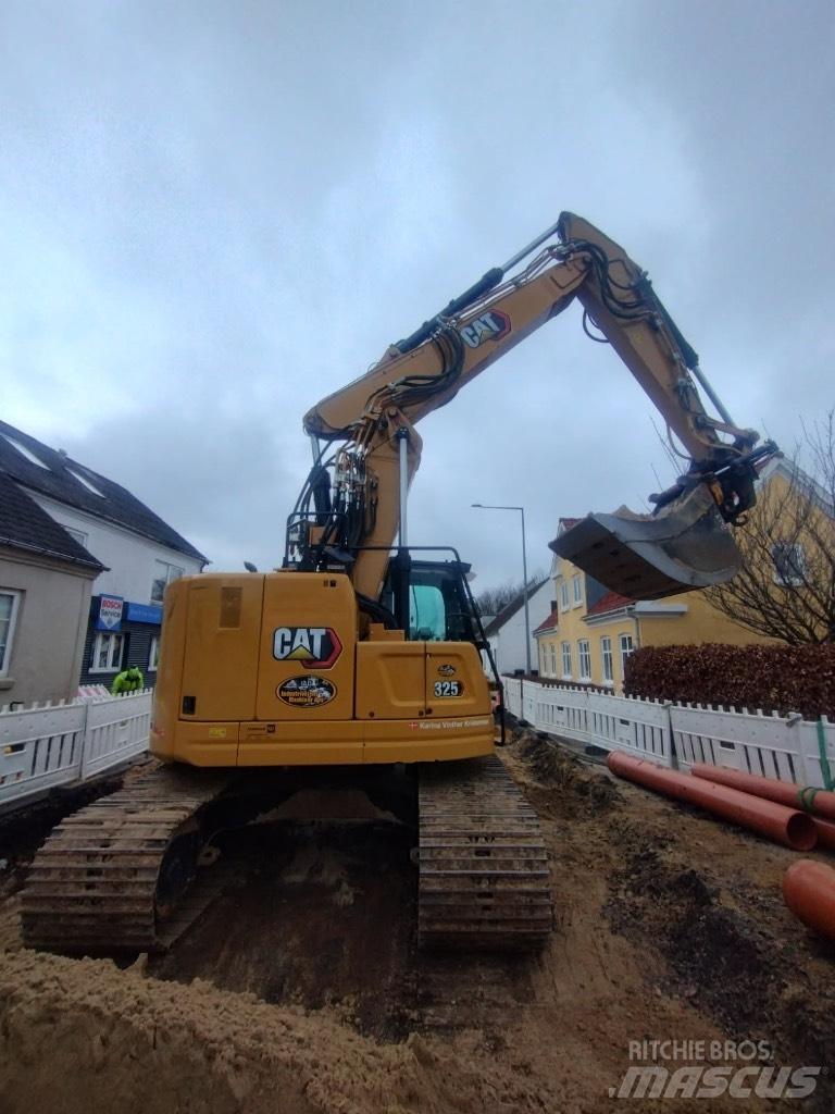 CAT 325 Pásové rýpadlá