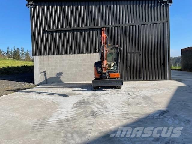 Hitachi u 33 Mini rýpadlá < 7t