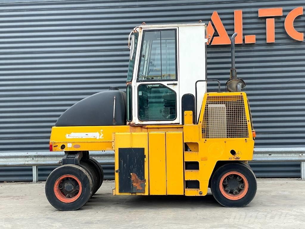 Dynapac CP 142 Pneumatikové valce