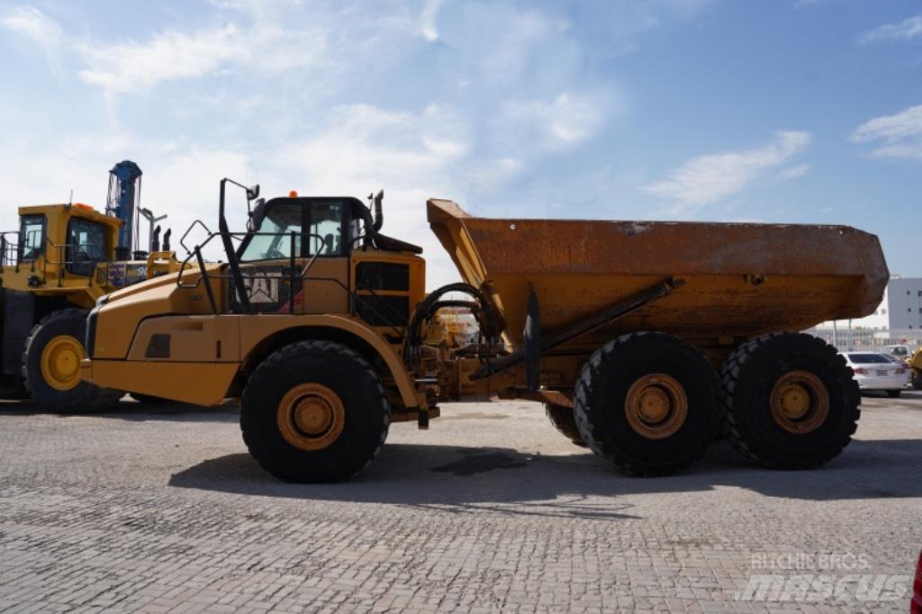 CAT 740 B Kĺbové nákladné autá