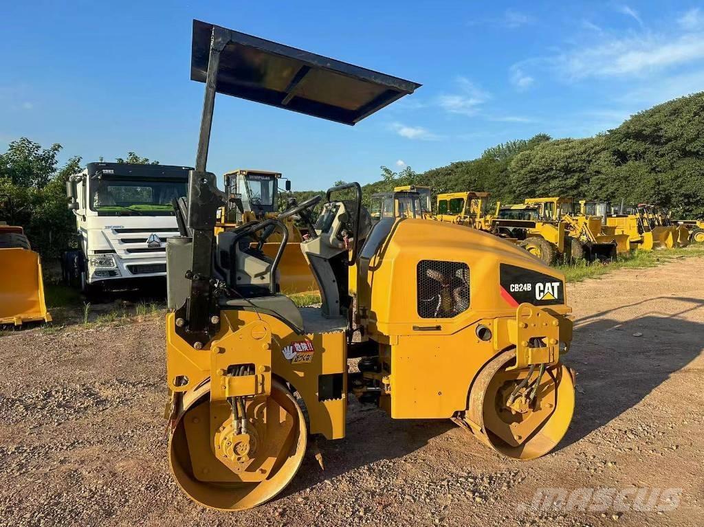 CAT CB 24 B Tandemové valce