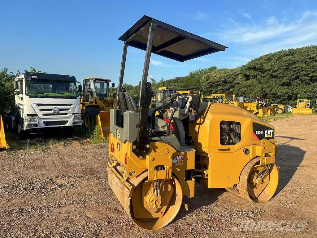 CAT CB 24 B Tandemové valce