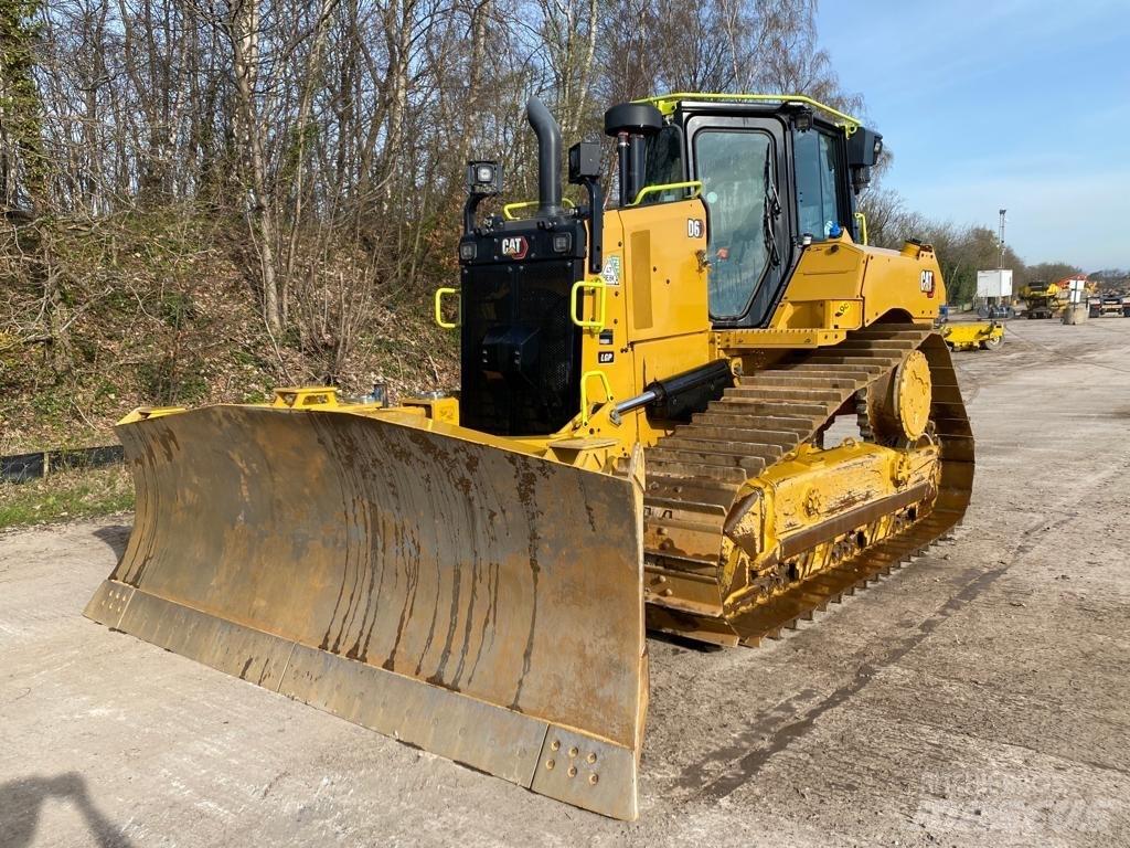 CAT D 6 Pásové dozéry