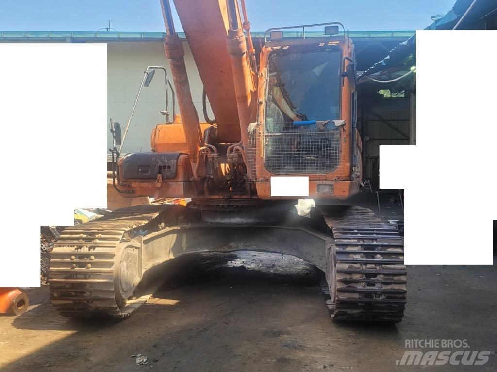 Doosan DX 300 LCA Pásové rýpadlá