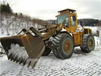 CAT 980B Kolesové nakladače