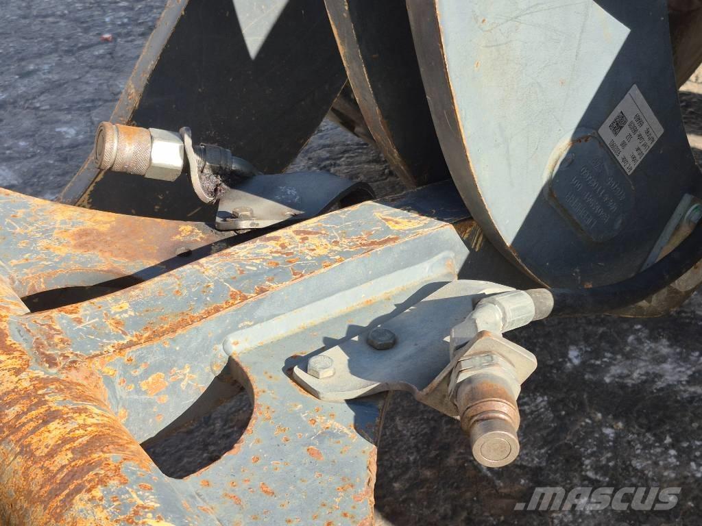 John Deere 204 K Kolesové nakladače