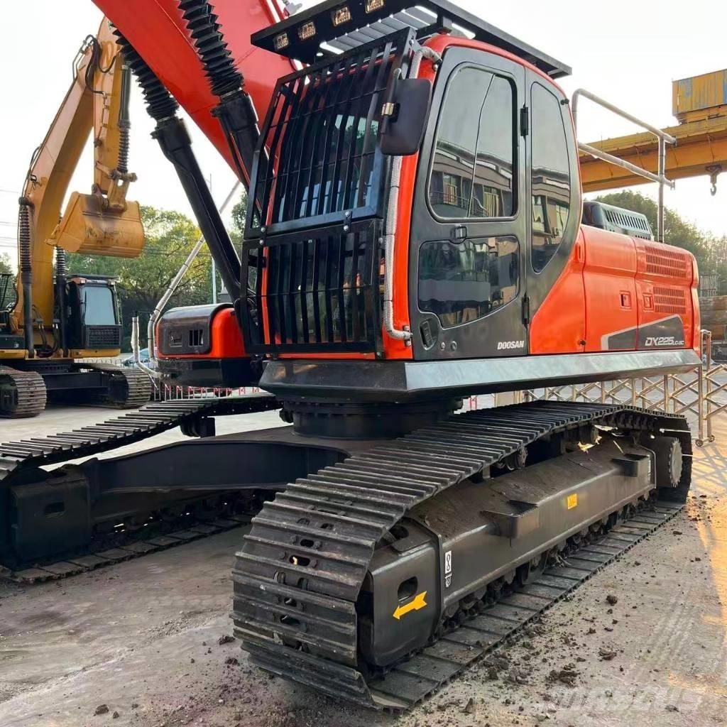 Doosan DX225LC-9C Pásové rýpadlá