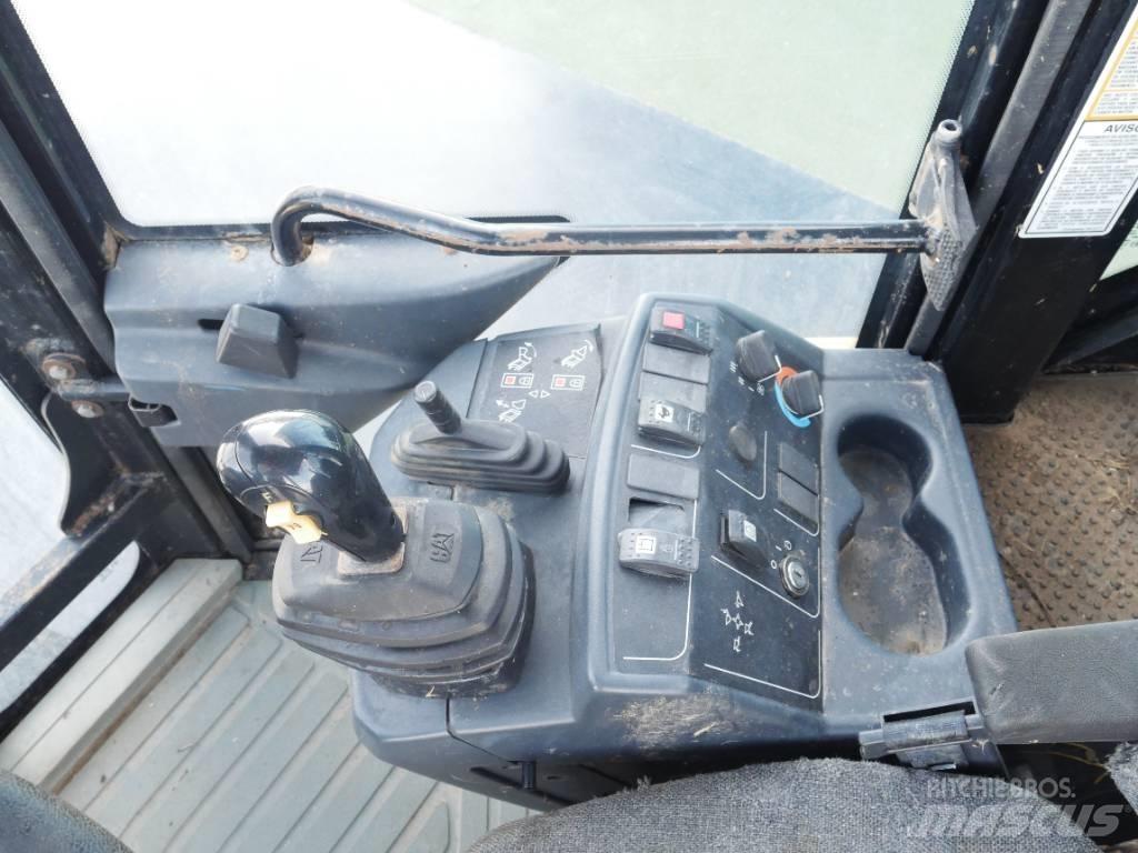 CAT 908 Kolesové nakladače