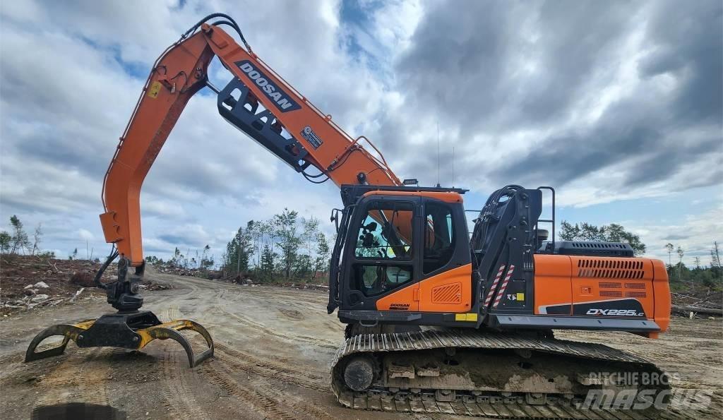 Doosan DX 225 LC-5 Pásové rýpadlá