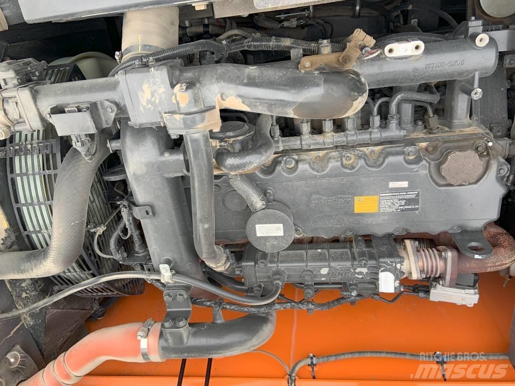 Doosan DX 225 LC-5 Pásové rýpadlá