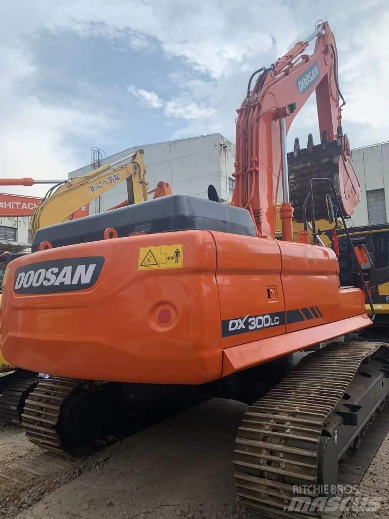 Doosan dx300 Pásové rýpadlá