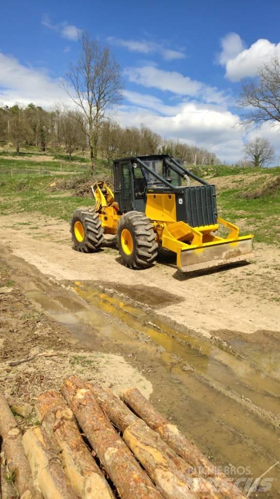 John Deere 640 Skiddery