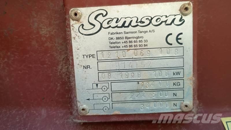 Samson 1210 Rozmetadlá maštaľného hnoja