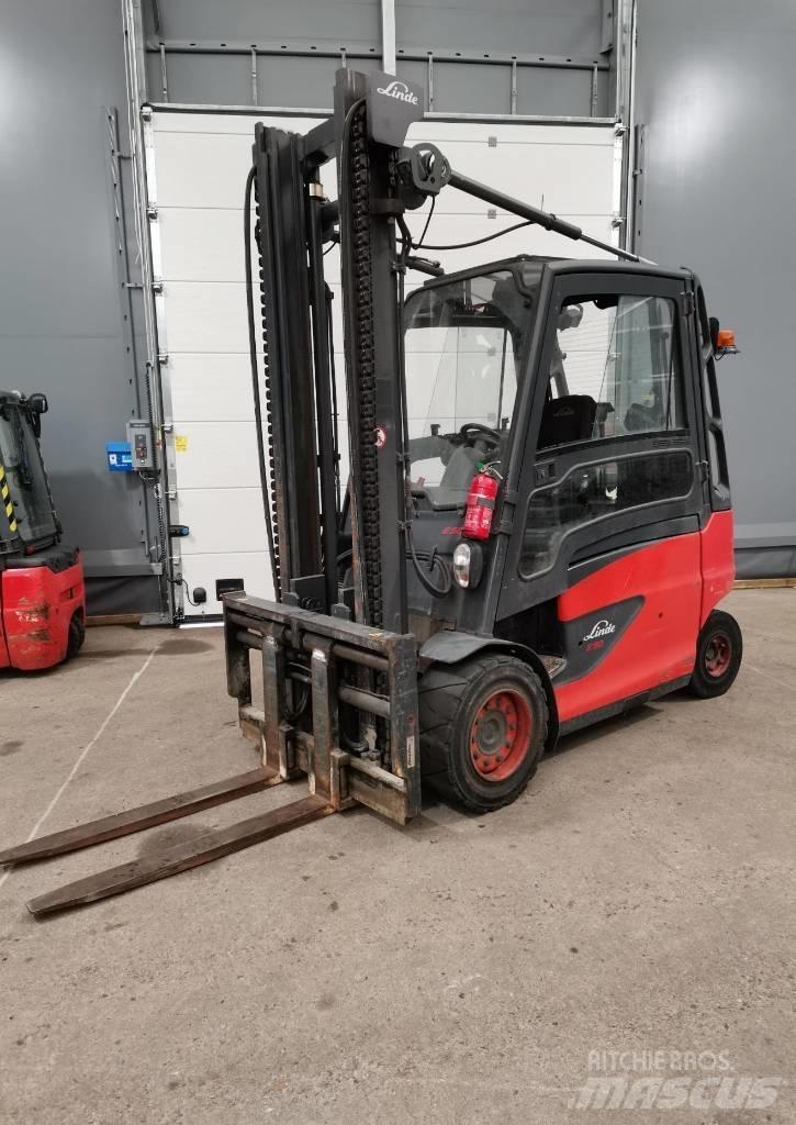 Linde E50HL-01 Akumulátorové vozíky