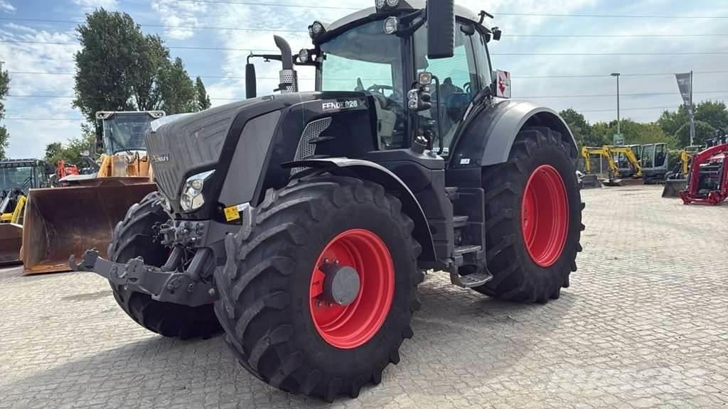 Fendt 828 Vario 0 Traktory