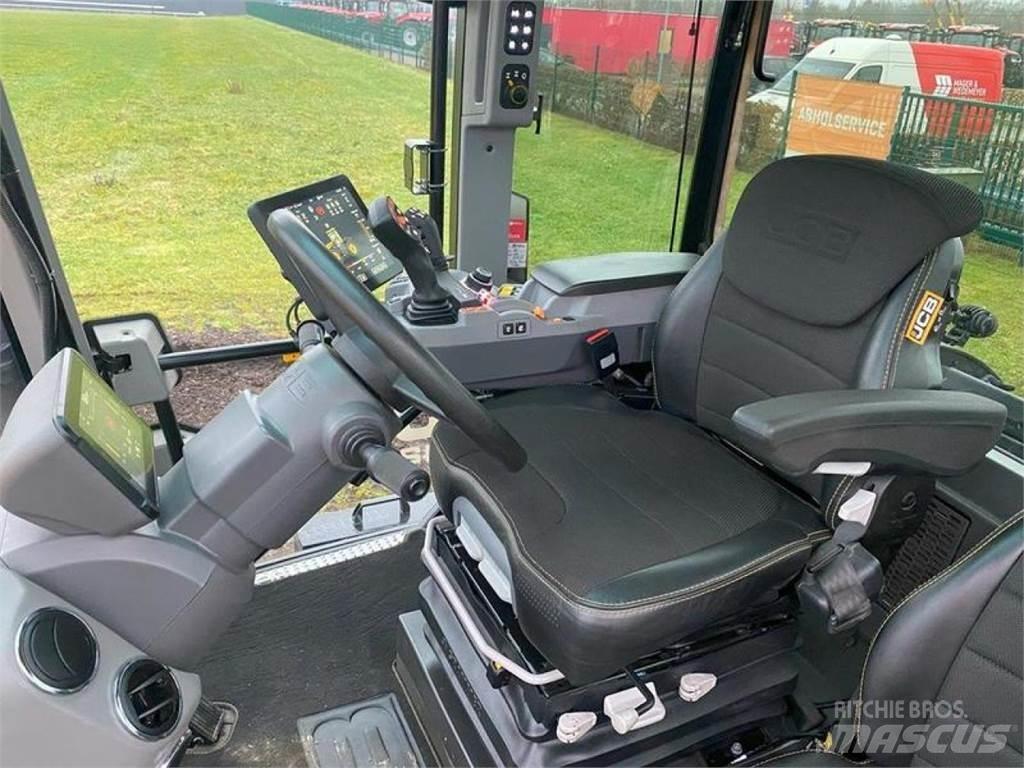 JCB 4220 ICON Traktory
